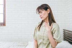続く微熱は大丈夫？がんの可能性と受診の目安について