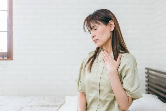 続く微熱は大丈夫？がんの可能性と受診の目安について