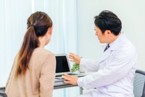 「家族ががんと診断されたけれど、一緒に暮らしていて自分や子供にがんはうつらないのだろうか……」